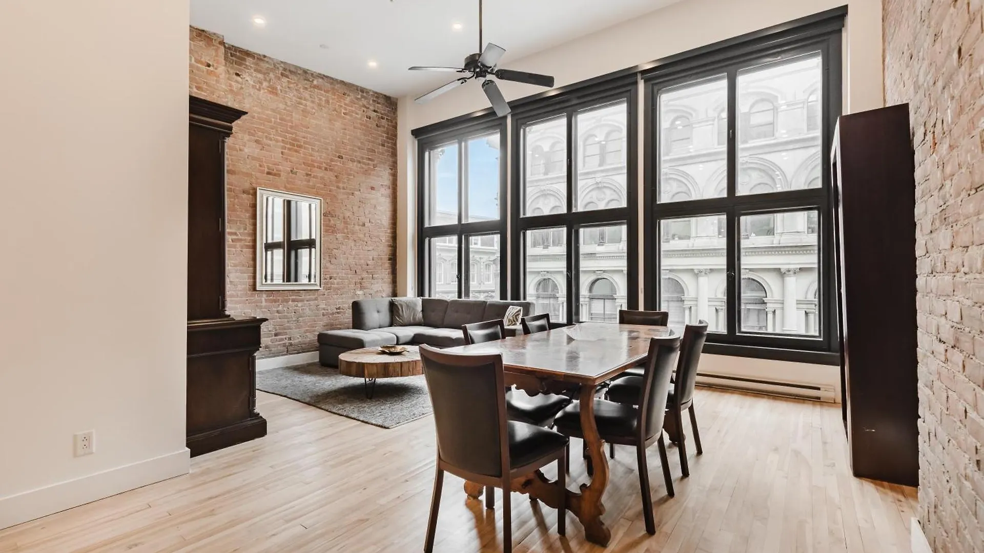 Elegant 3 Bedroom Apartment In Old Port - 302 Montreal