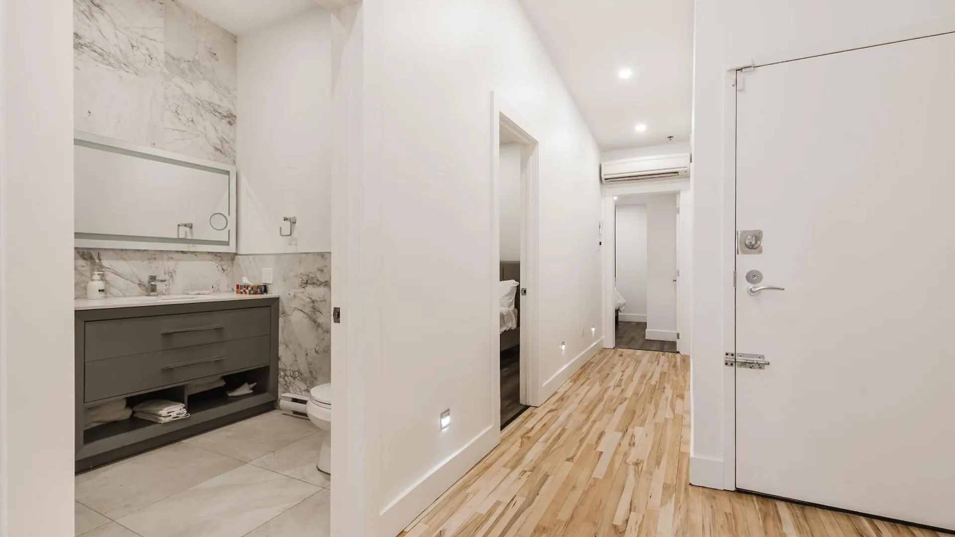 Elegant 3 Bedroom Apartment In Old Port - 302 Montréal Canada